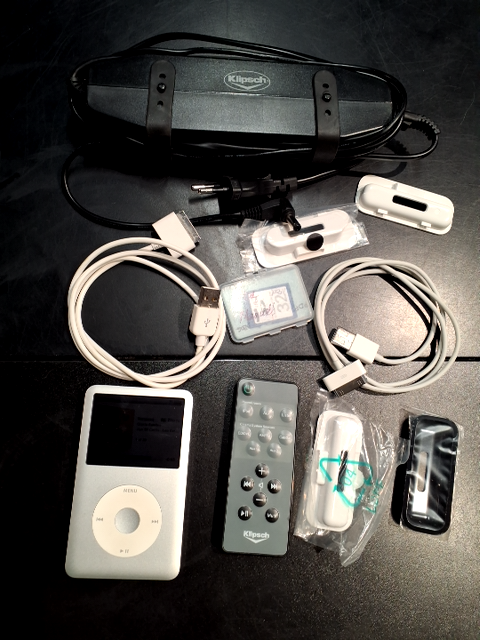 Apple iPod + Klipsch speaker